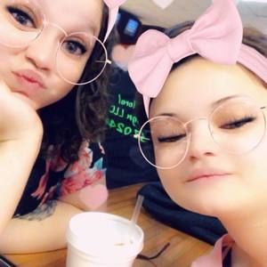 Meet your Posher, Caitlin